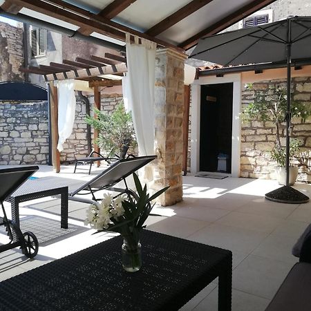 Lory Villa Sveti Lovreč Pazenatički Buitenkant foto