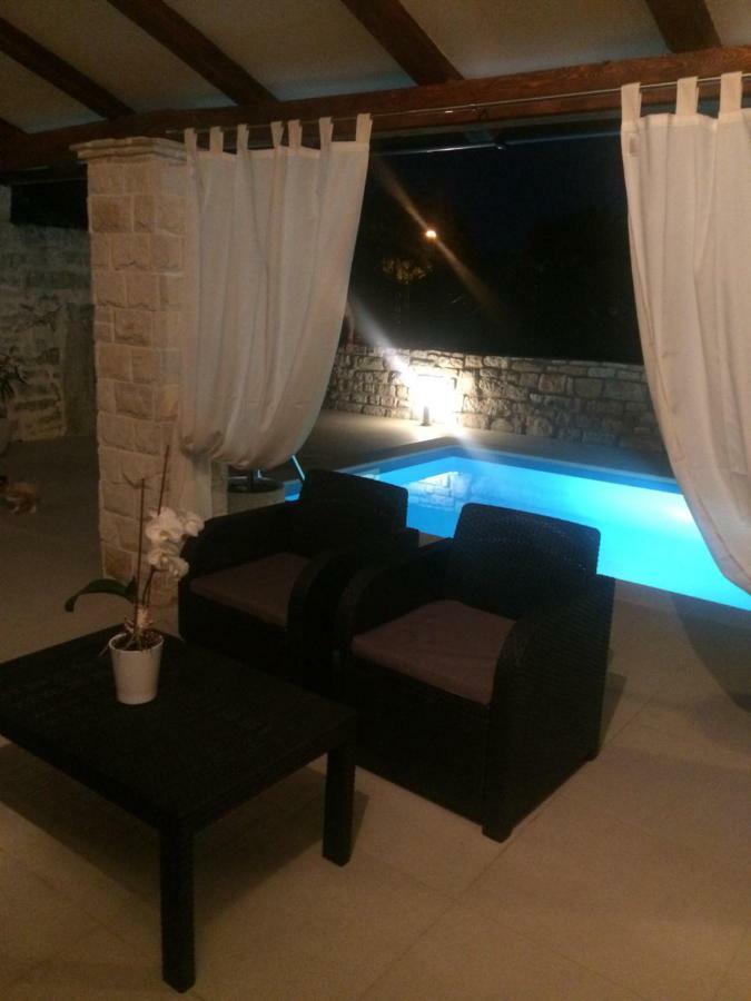 Lory Villa Sveti Lovreč Pazenatički Buitenkant foto